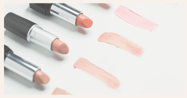 口紅で唇が荒れる！？トラブルの原因と対処法は？