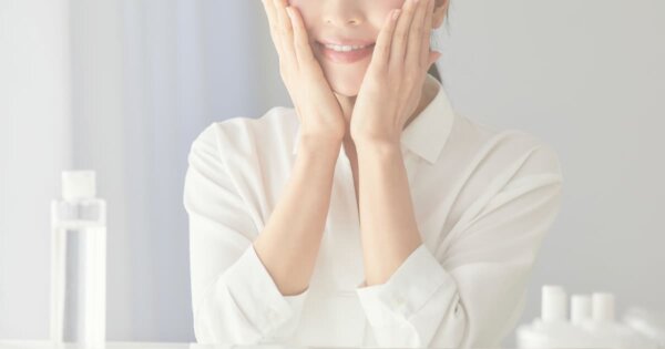 日焼けで顔が赤い！冷やす手順と保湿のコツは？ケアでダメージ軽減へ